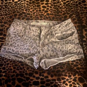 Mossimo size 1 cheetah black and gray shorts